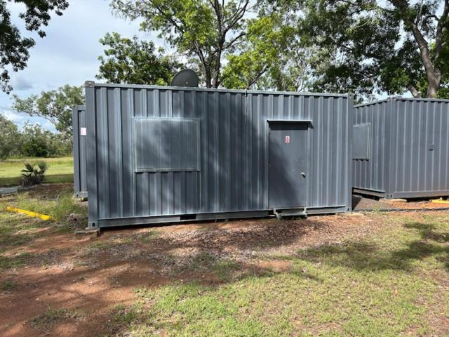 Territory Manor Motel & Caravan Park Mataranka Zimmer foto